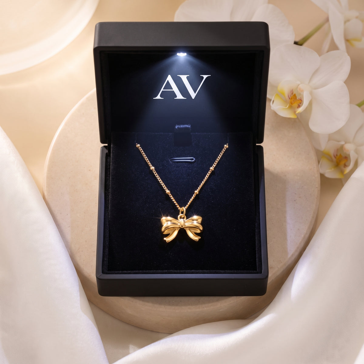 YLQ49392-NECKLACE - Premium LED Gift Box Presentation