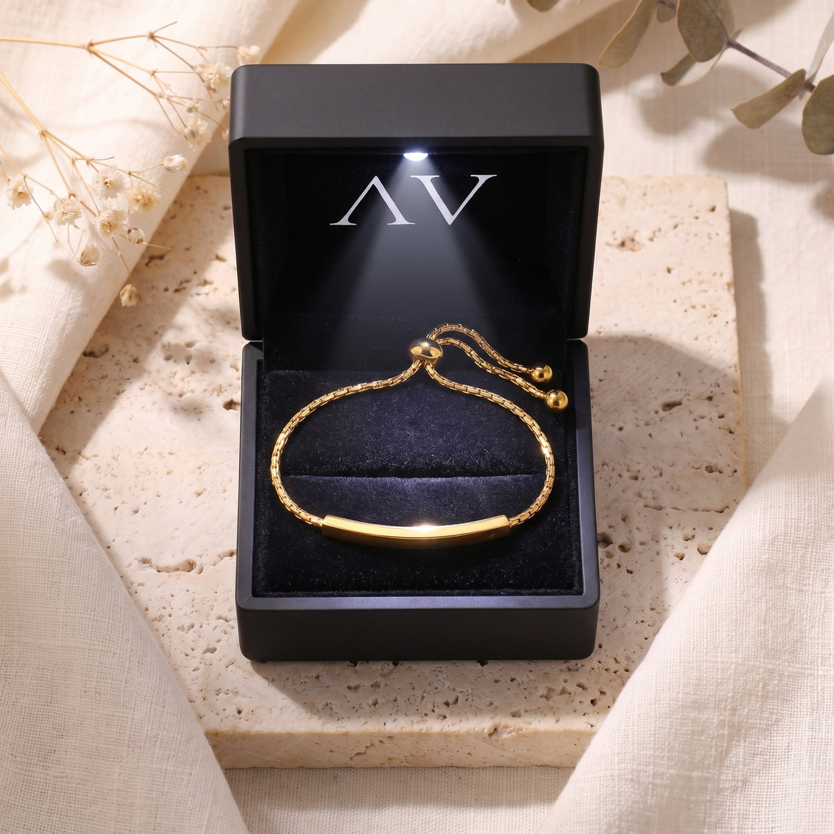 YLQ49400-bracelet - Premium LED Gift Box Presentation