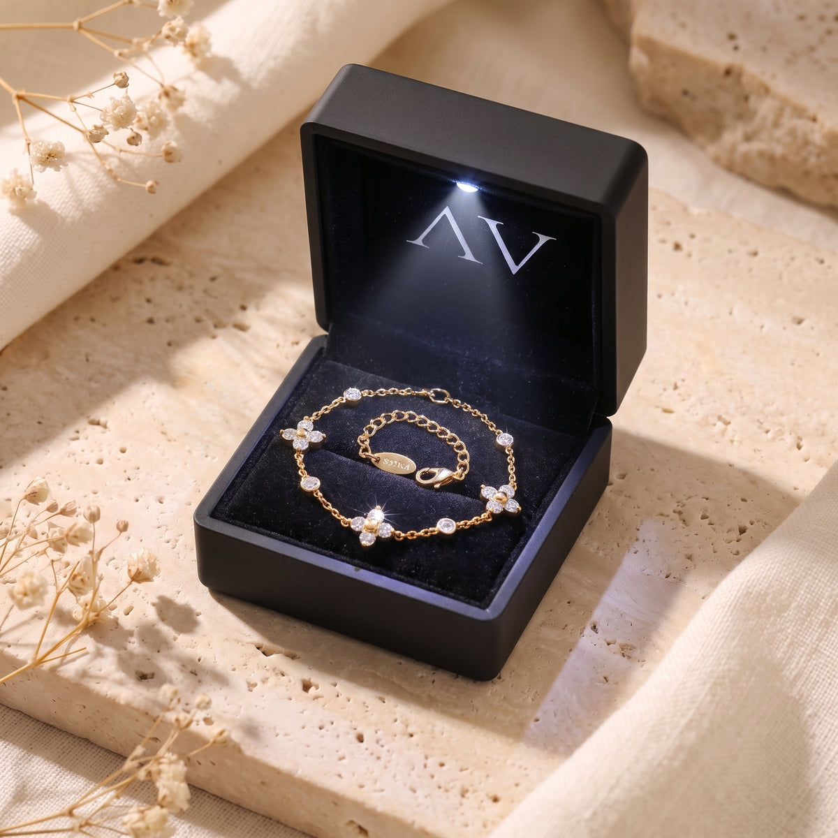 YLQ49406-bracelet - Premium LED Gift Box Presentation