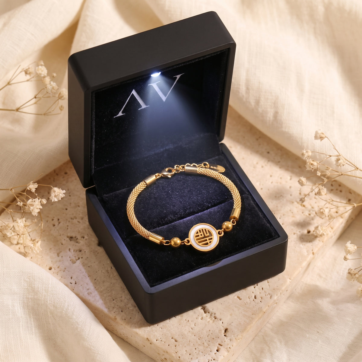 YLQ49420-bracelet - Premium LED Gift Box Presentation
