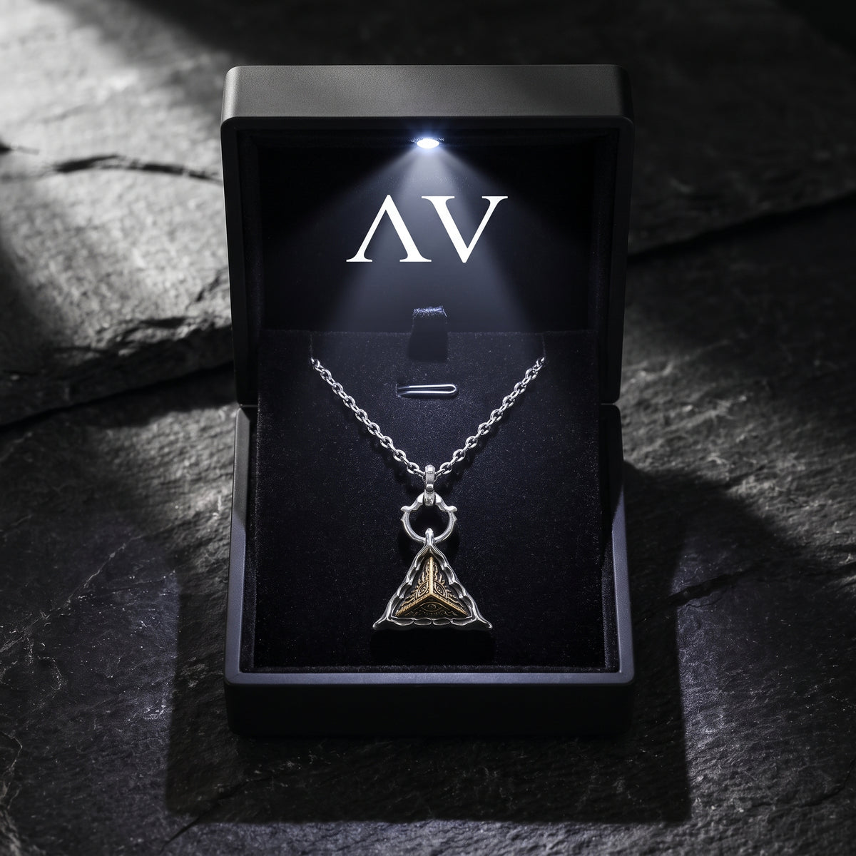 YLQ49940-Necklace - Premium LED Gift Box Presentation