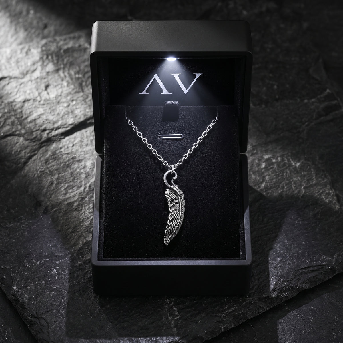 YLQ49941-Necklace - Premium LED Gift Box Presentation