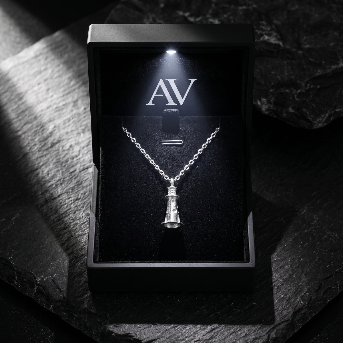 YLQ50121-Necklace - Premium LED Gift Box Presentation