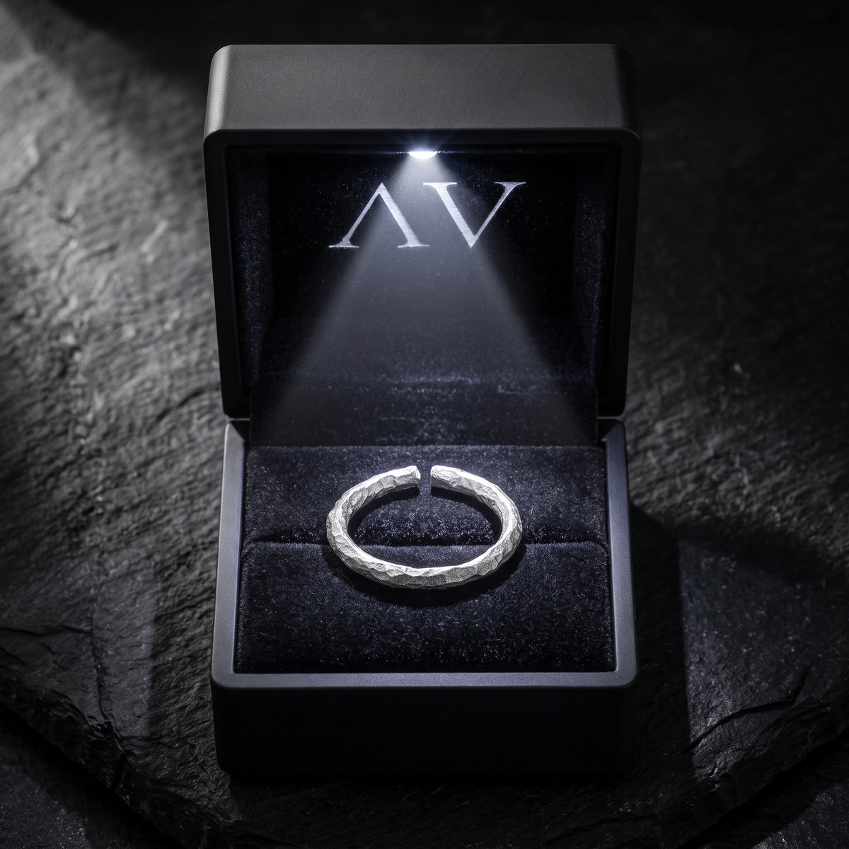 YLQ50167-rings - Premium LED Gift Box Presentation
