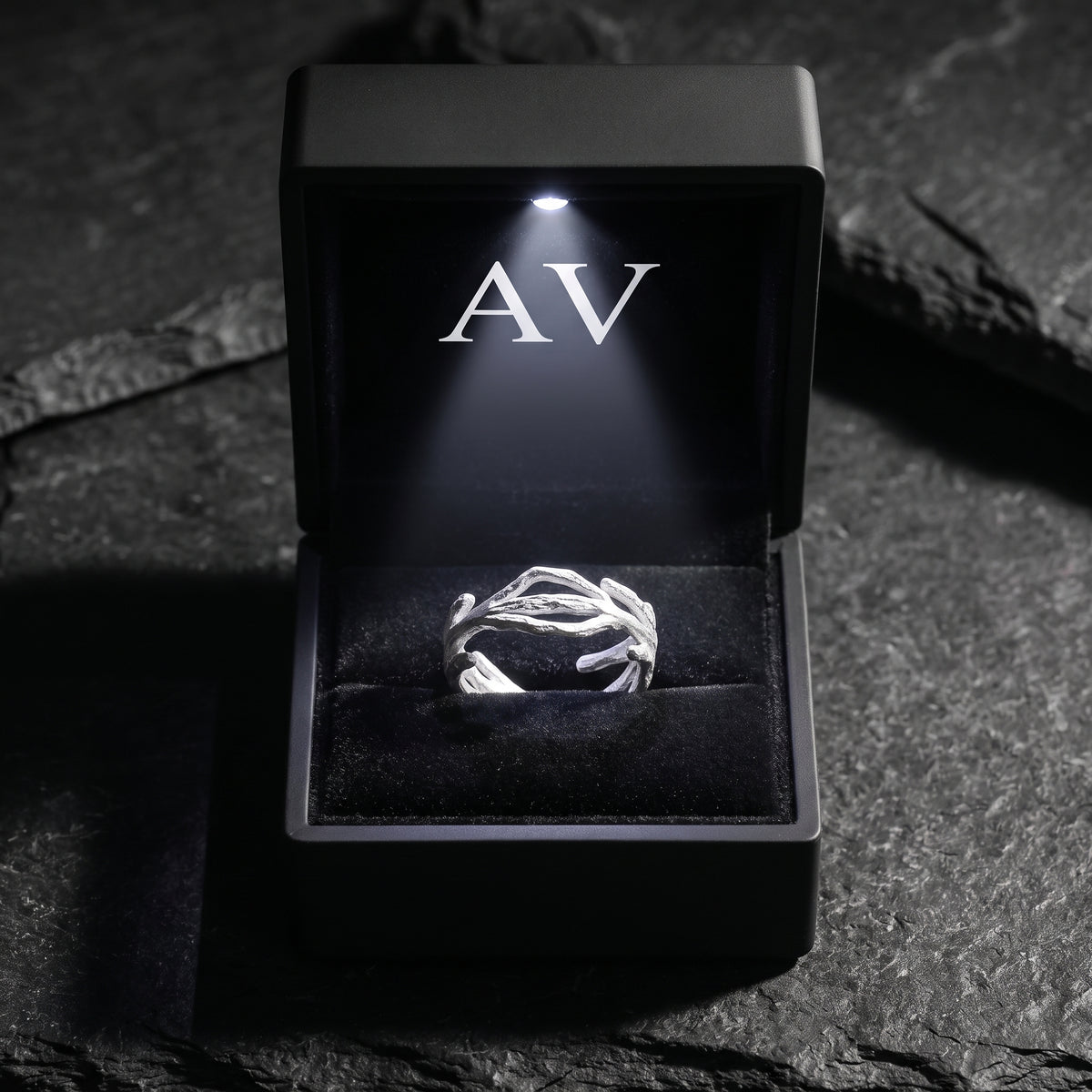 YLQ50170-rings - Premium LED Gift Box Presentation