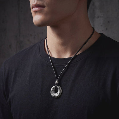 YLQ49964-Necklace lifestyle video