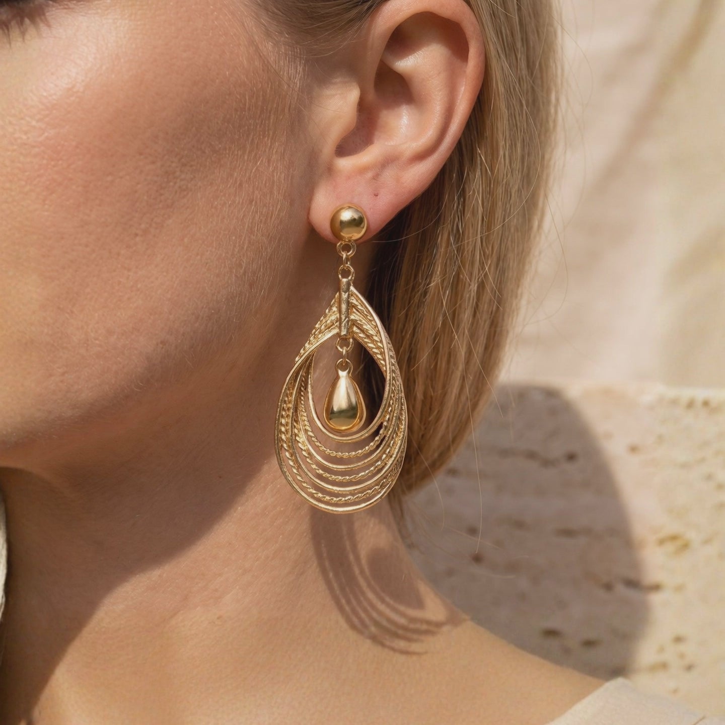 YLQ49215-earrings lifestyle video
