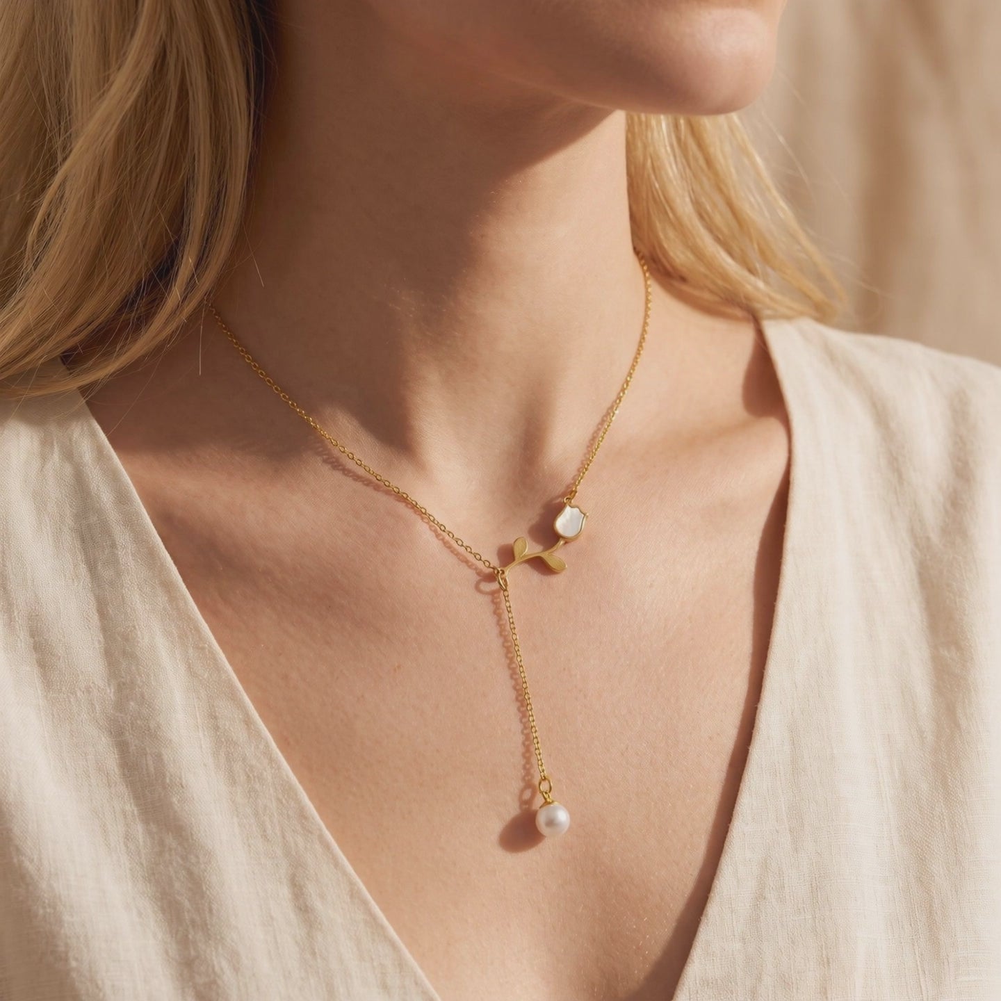 YLQ49162-NECKLACE lifestyle video