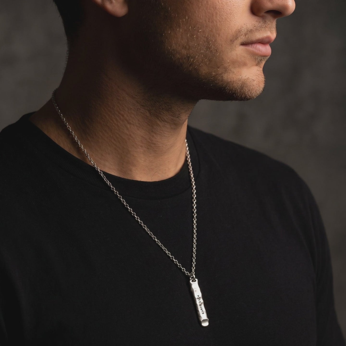 YLQ50119-Necklace lifestyle video