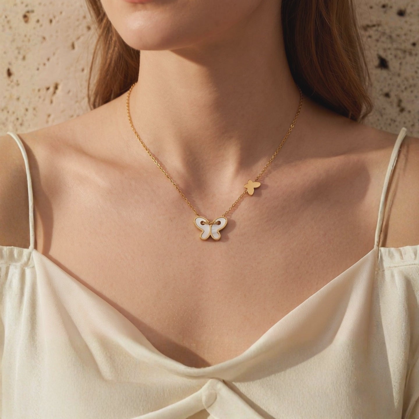 YLQ49071-NECKLACE lifestyle video