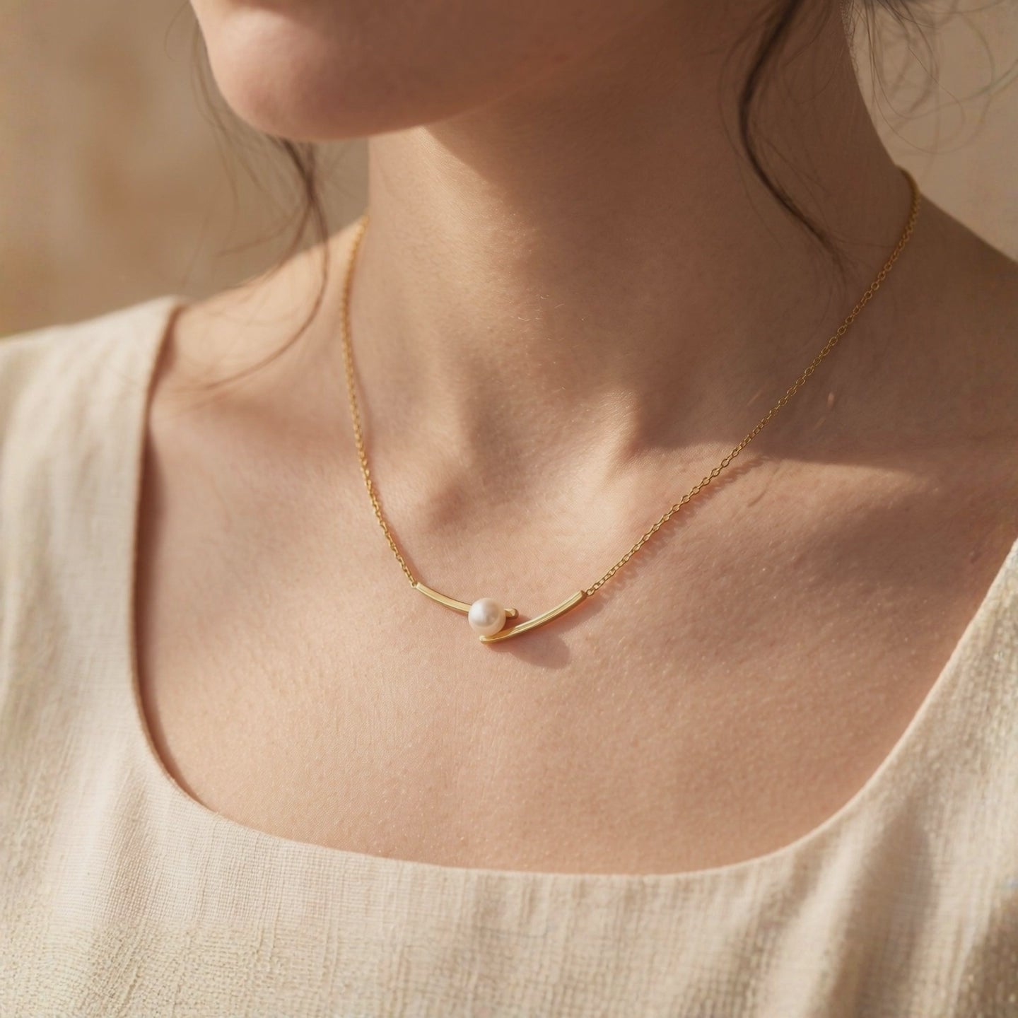 YLQ49384-NECKLACE lifestyle video