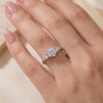 YLQ4637-rings lifestyle video