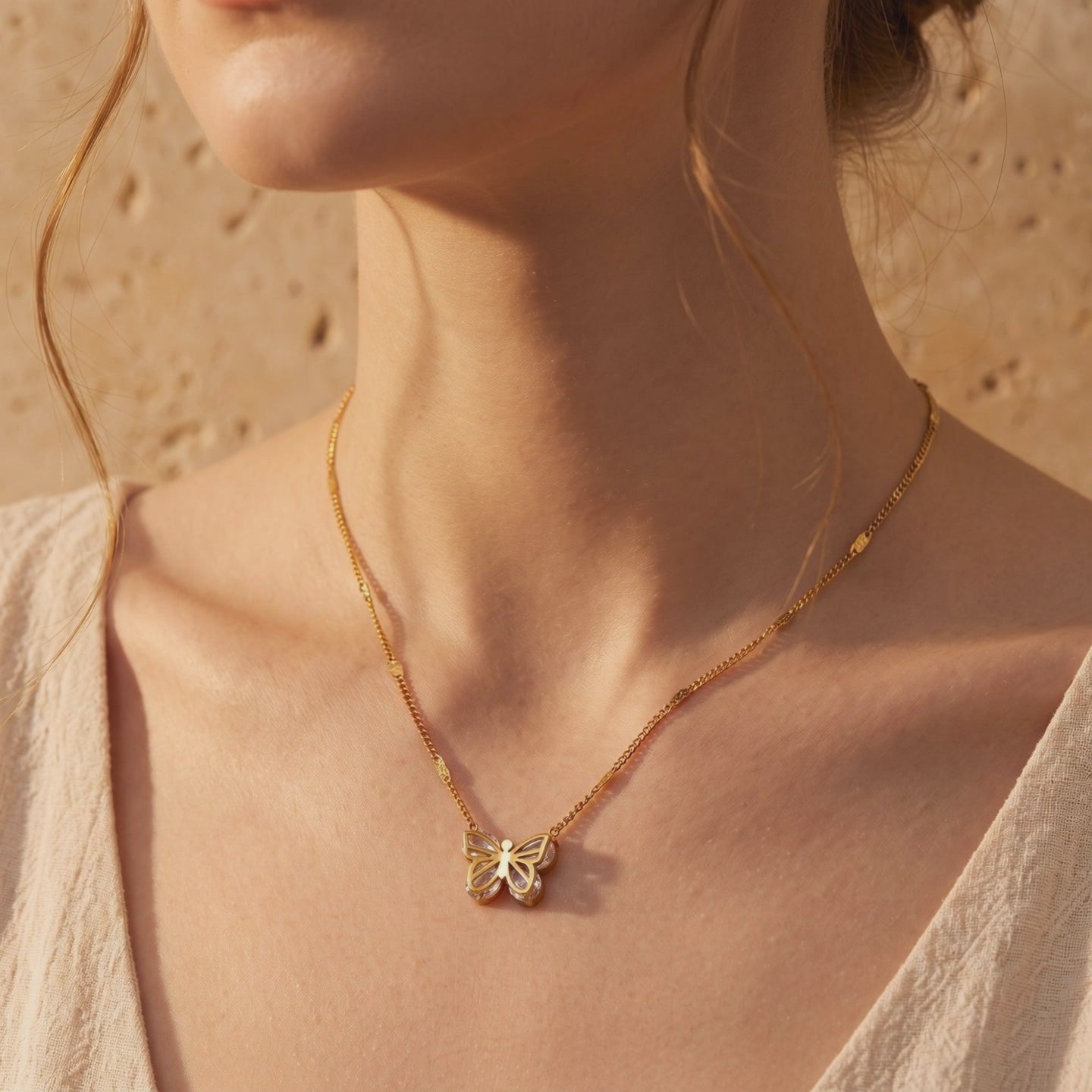 YLQ49067-NECKLACE lifestyle video