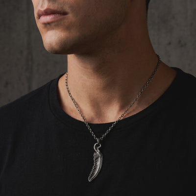 YLQ49941-Necklace lifestyle video