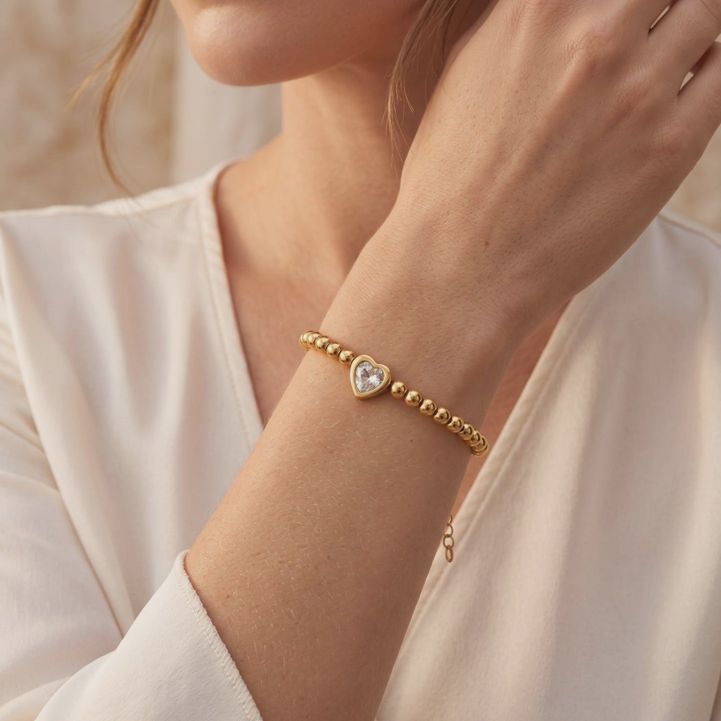 YLQ49457-bracelet lifestyle video