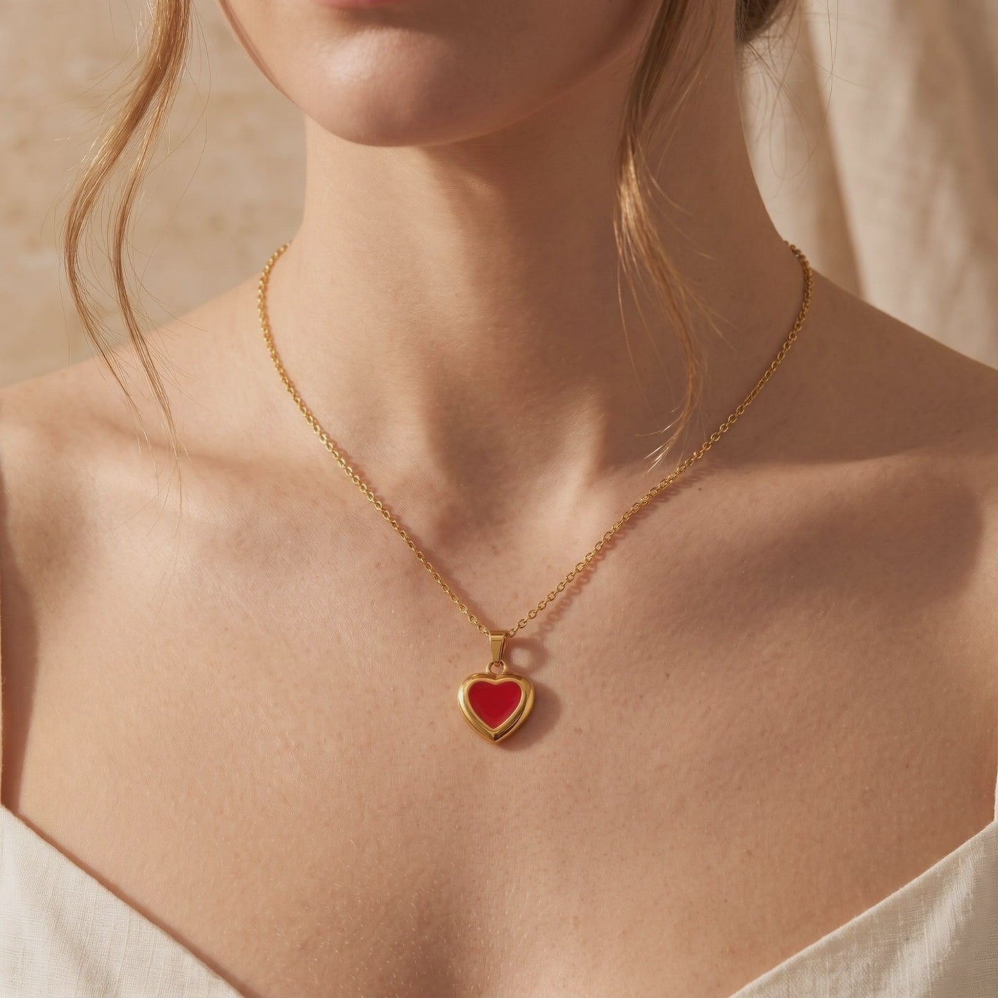 YLQ49170-NECKLACE lifestyle video