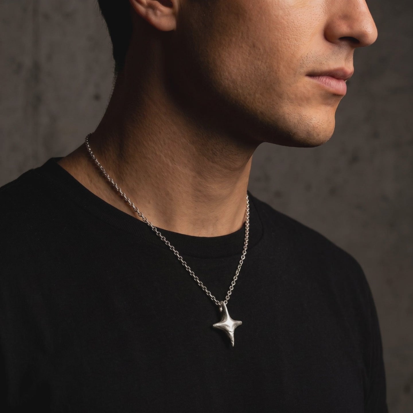 YLQ50114-Necklace lifestyle video