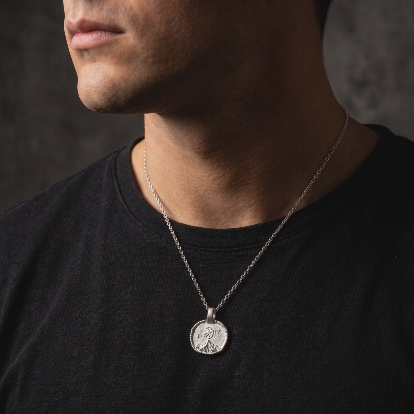 YLQ50095-Necklace lifestyle video