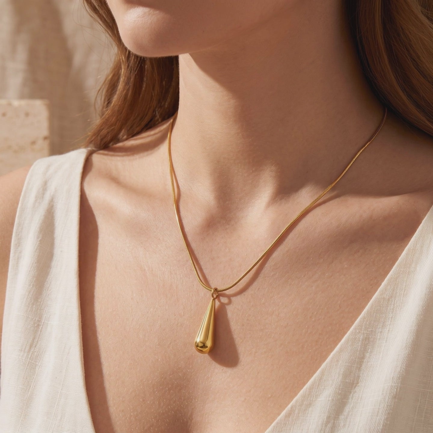 YLQ49200-NECKLACE lifestyle video
