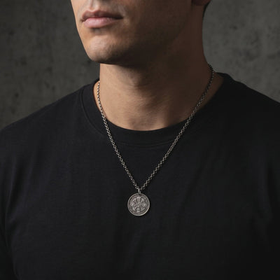 YLQ49951-Necklace lifestyle video